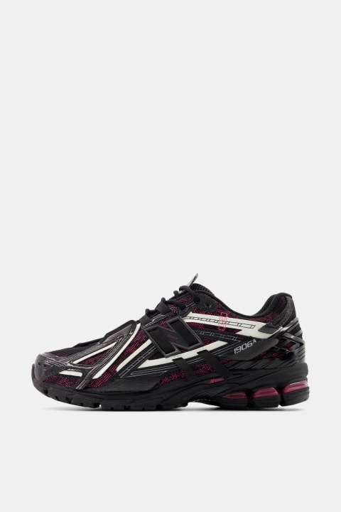 New Balance 1906A - Black/Pink