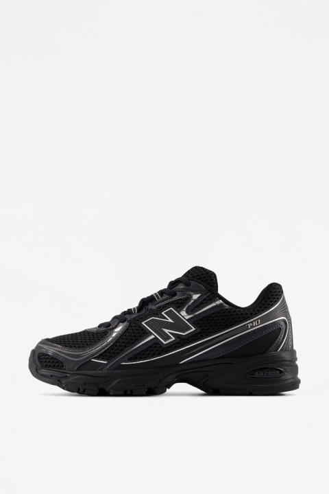 New Balance 740 - Black