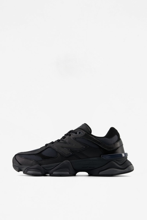 New Balance 9060 - Triple Black