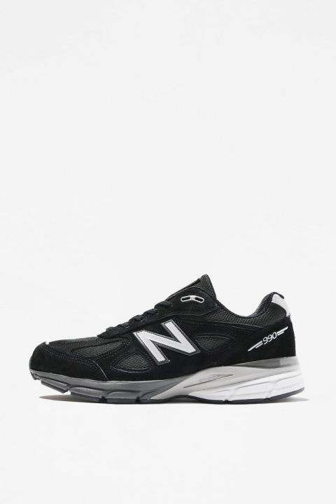 New Balance 990v4 - Black