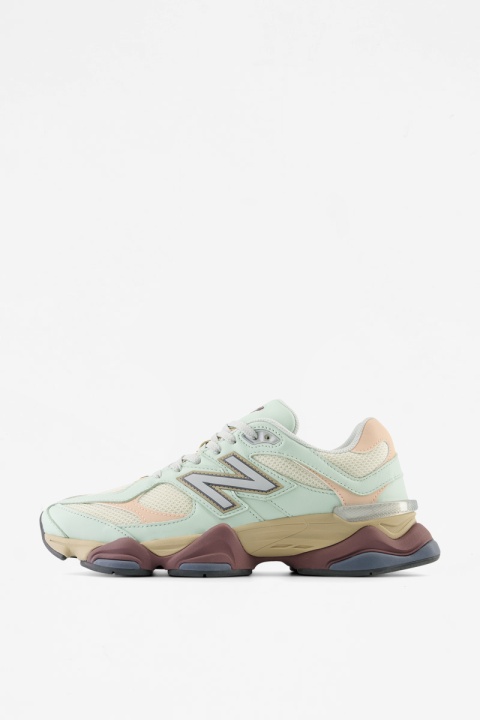 New Balance 9060 - Clay Ash