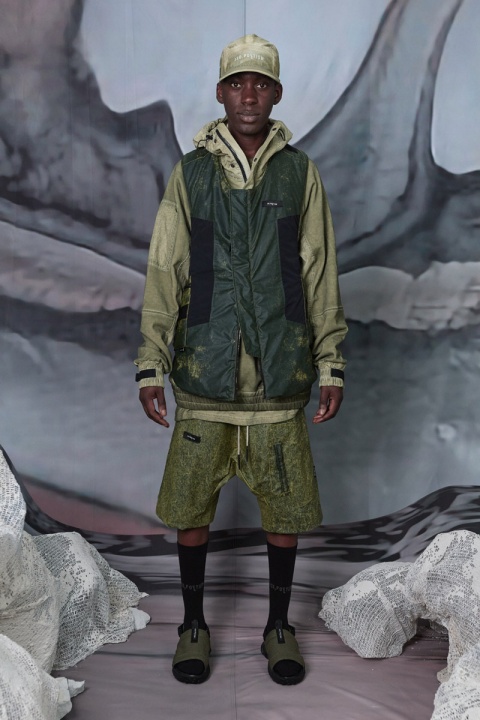 V21_Khapuri Vest - Molecular Green/ Black