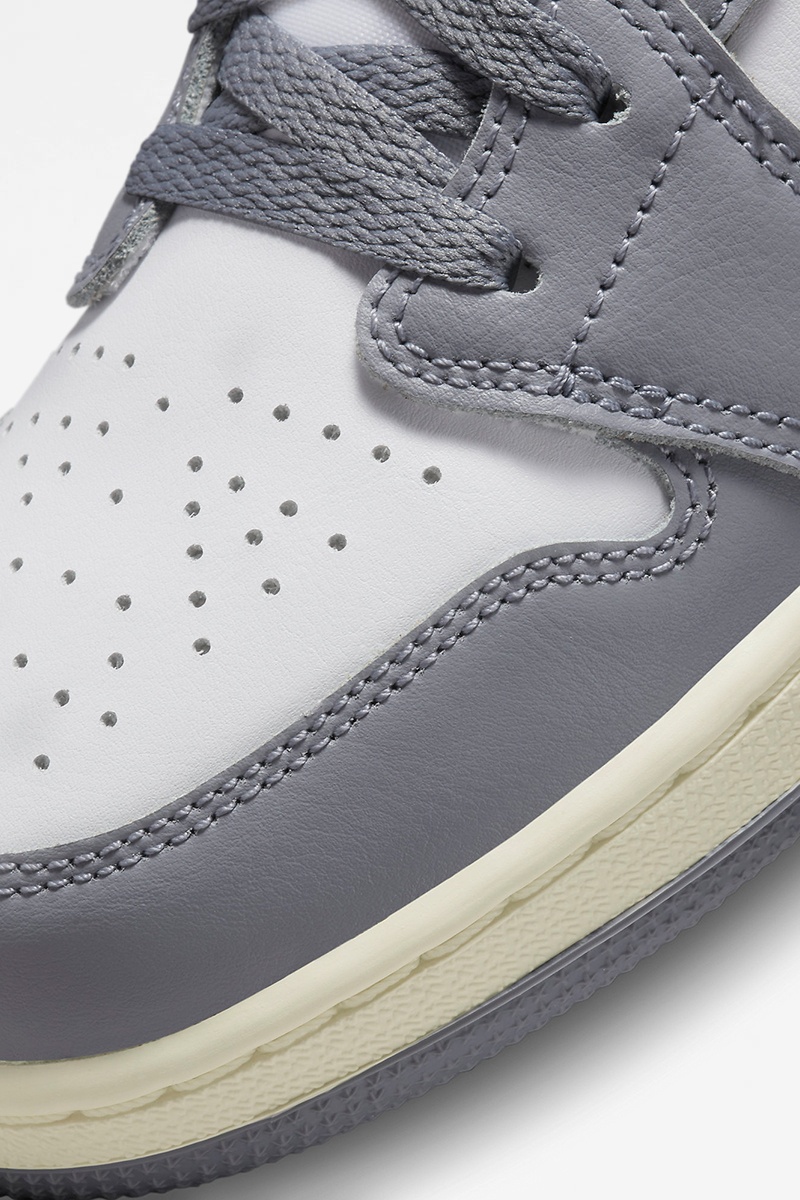 Air Jordan 1 Low - Stealth/Sail/White