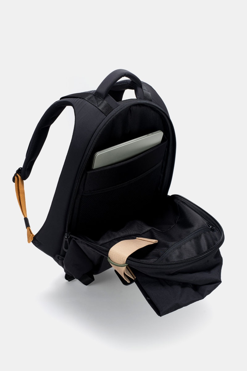 Cote&Ciel Isar M Smooth - Black