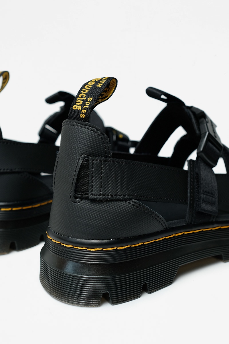 Dr. Martens Pearson - Black Element