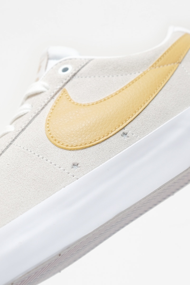 Nike SB Zoom Blazer Low GT - White/Club Gold