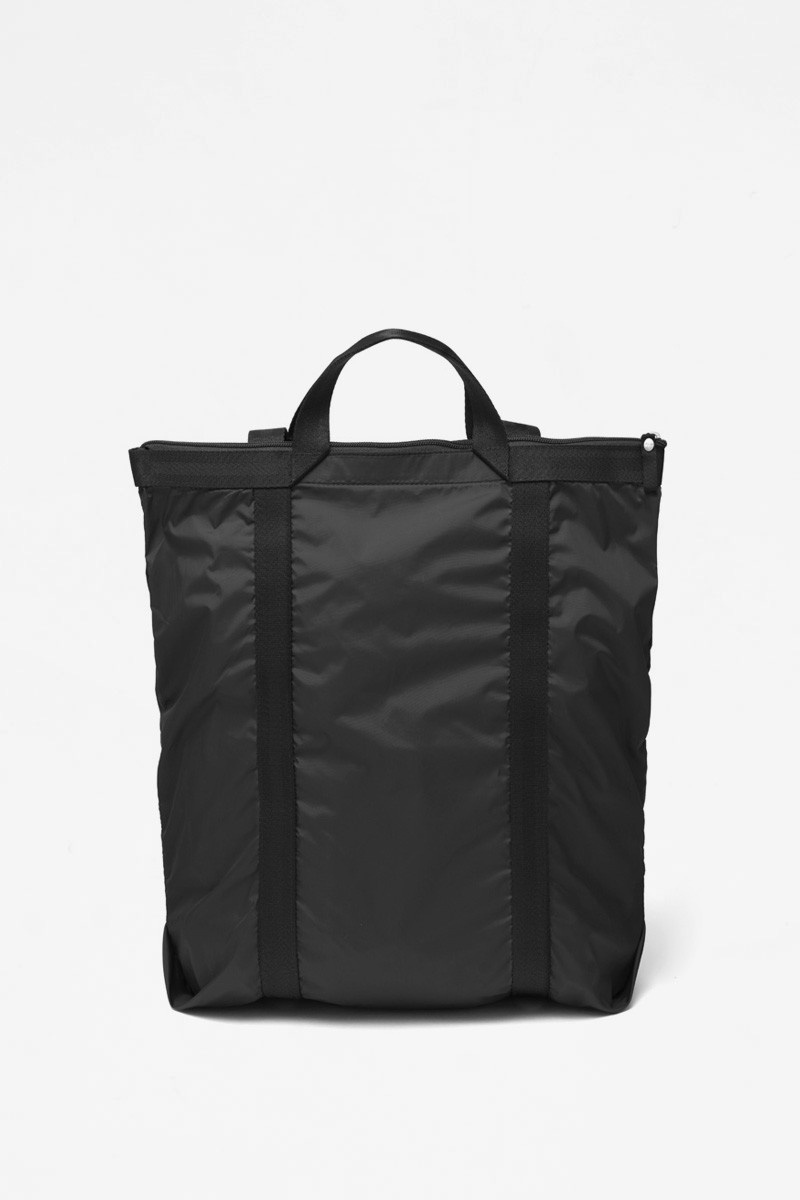 Qwstion x Sibylle Stoeckli Travel Shopper - Volcano