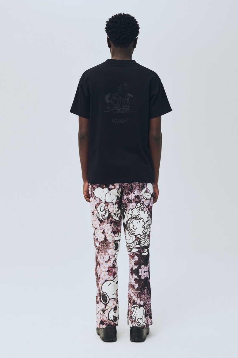 Soulland x Peanuts Snoopy Sitting Tee - Black