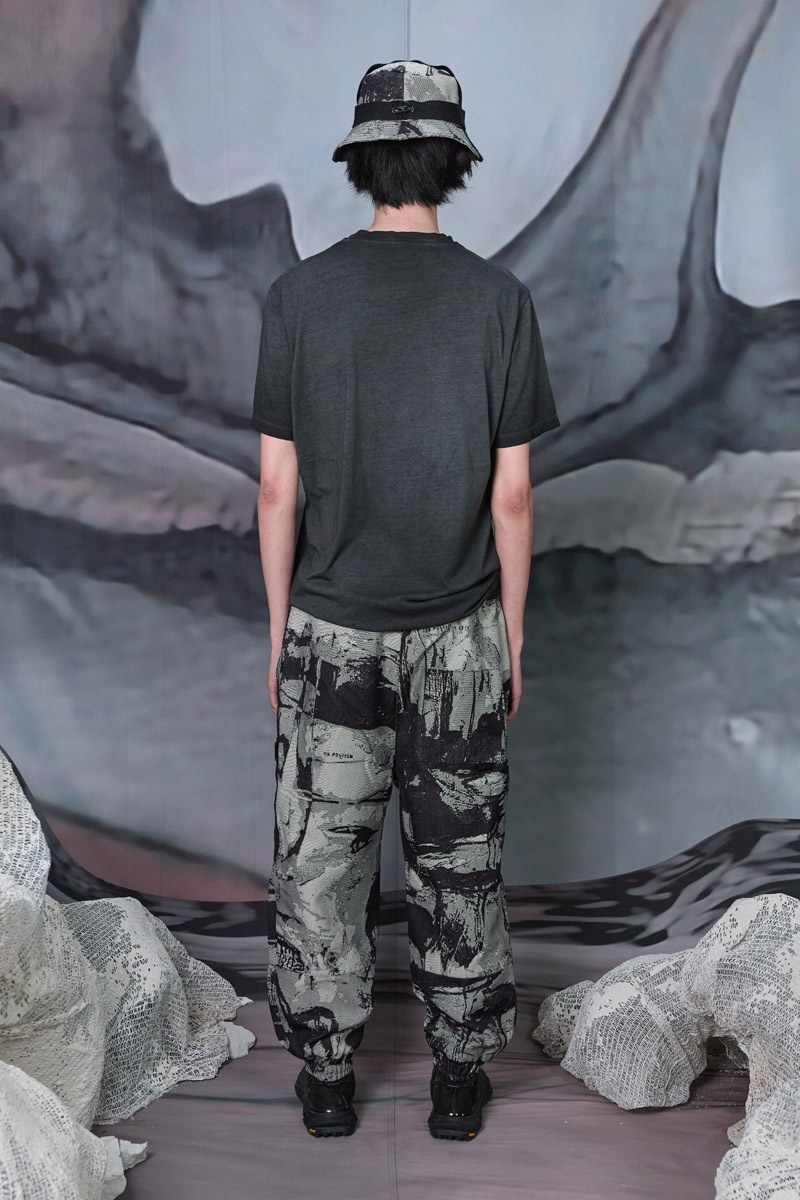 T13_Obelisk Tee - Bitumen Grey GD