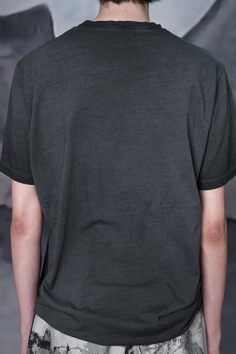 T13_Obelisk Tee - Bitumen Grey GD