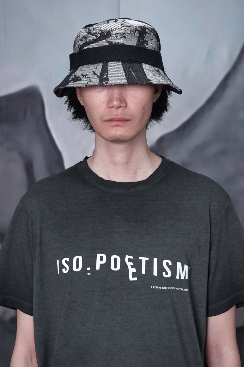 T13_Obelisk Tee - Bitumen Grey GD