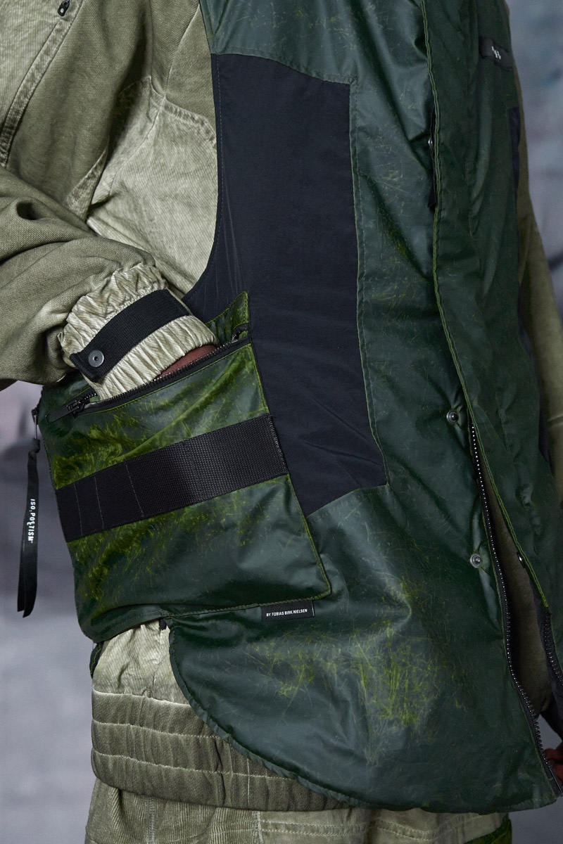 V21_Khapuri Vest - Molecular Green/ Black
