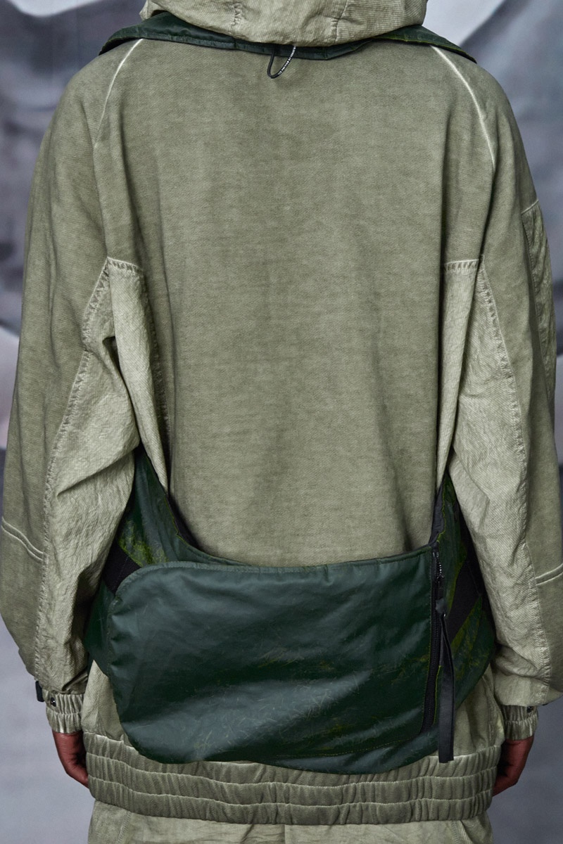 V21_Khapuri Vest - Molecular Green/ Black